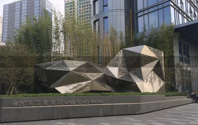 Matt roostevaba fassaad